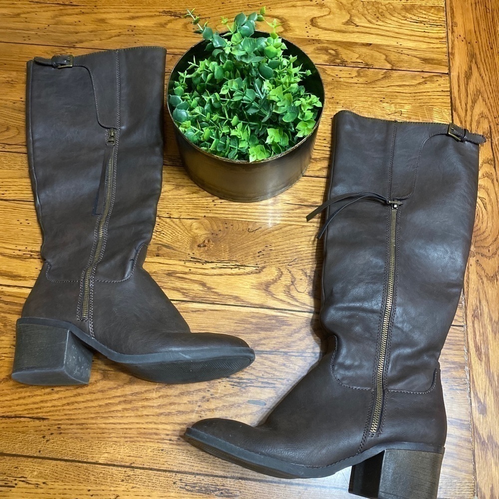WOMENS Boots 9 Brown Tall Riding zipper winter EUC.